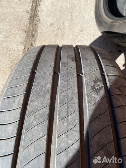 Michelin Primacy 4 235/50 R19