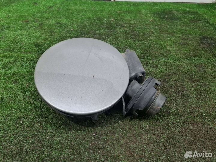 Лючёк бензобака Passat B5+ Superb 1