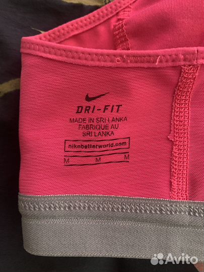 Спортивный лиф Nike, размер М
