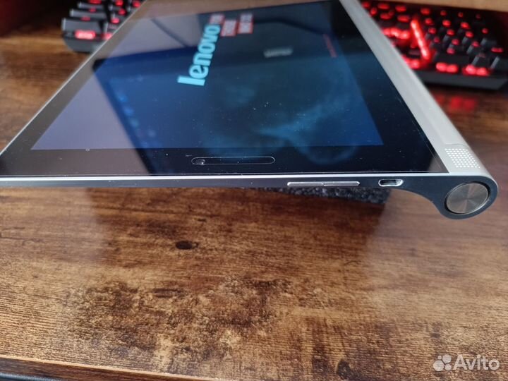 Планшетный компьютер Lenovo Yoga Tablet 2 - 1050L