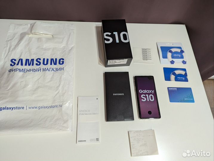 Samsung Galaxy S10, 8/128 ГБ