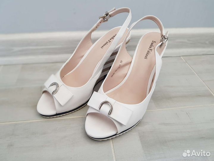 Босоножки натуральная кожа 39