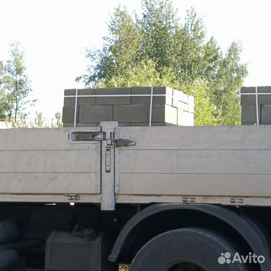 Блоки 40-20-20 бетонные полнотелые