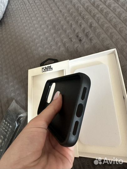 Чехол на iPhone 14 pro karl lagerfeld