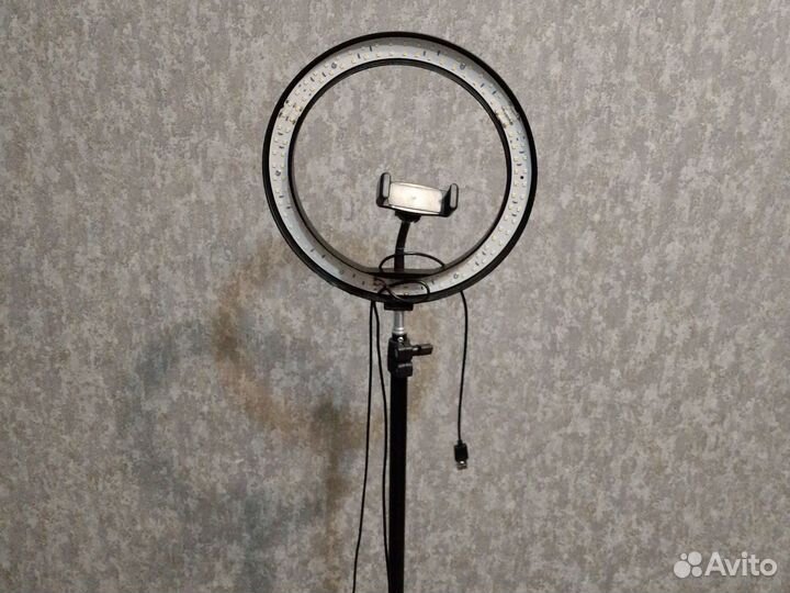 Кольцевая лампа со штативом