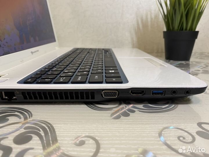 Мощный ноутбук PacardBell 2 видеокарты