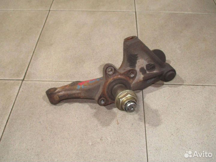 Кулак поворотный задний левый Kia Spectra