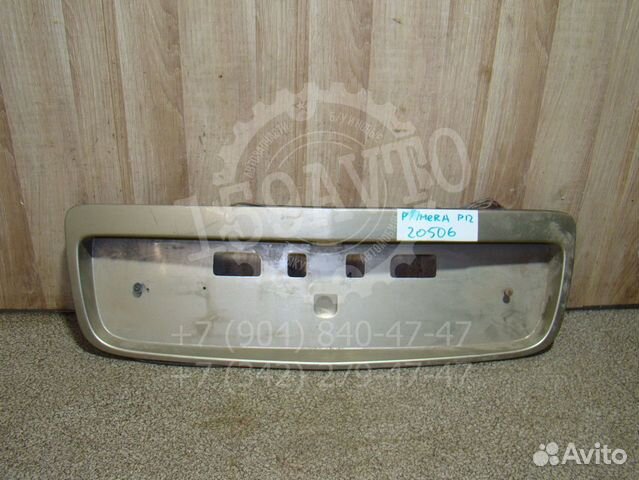 Накладка двери багажника Nissan Primera (P12)