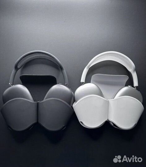 AirPods Max (Black and White)