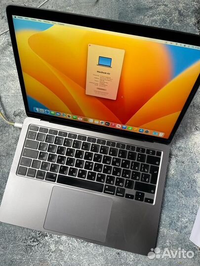 Apple MacBook Pro 13 2020 intel i7 4 ядра, 16gb
