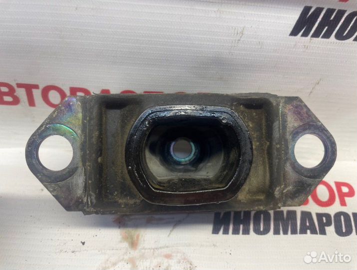 Подушка двигателя левая Renault Logan 1 LS K7M710