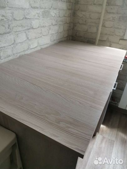 Письменный стол