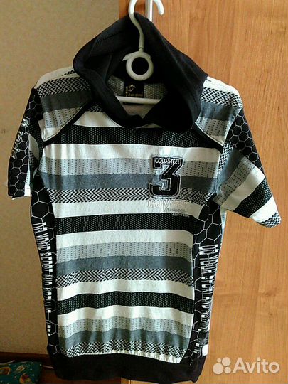 Футболка с капюшоном