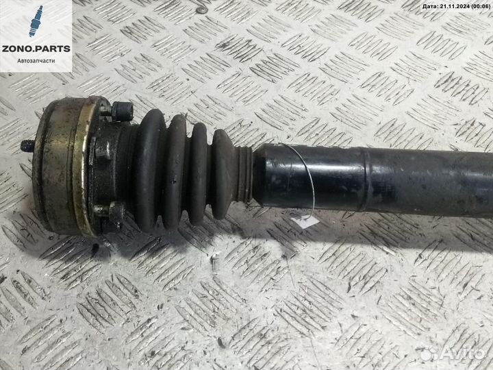 Полуось передняя правая на Volkswagen Golf-4