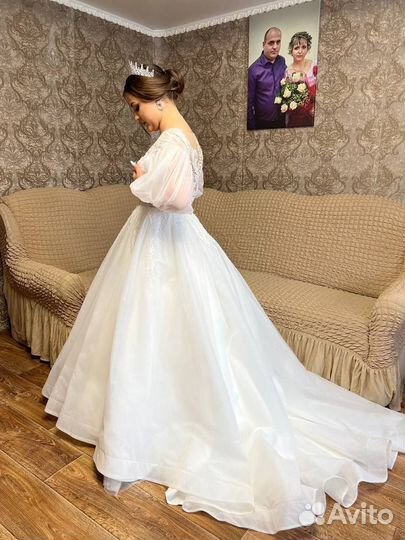 Свадебное платье со шлейфом 46 48