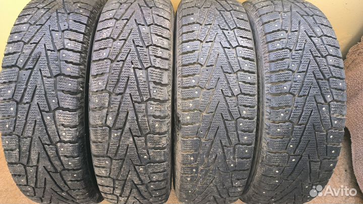 Roadstone Winguard WinSpike SUV 225/70 R16 107