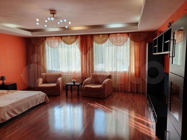 2-к. квартира, 100 м², 1/5 эт.