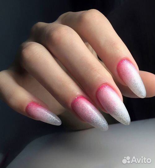 Модель на маникюр и педикюр