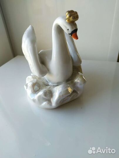 Фарфоровая статуэтка 