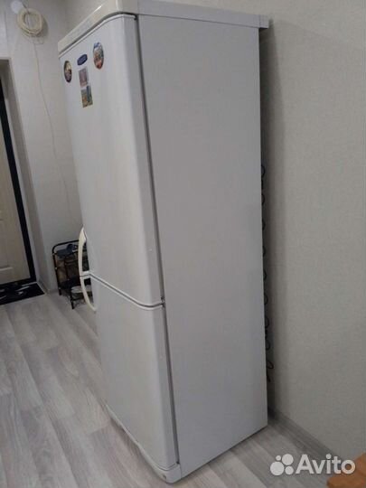 Холодильник бу Брюса