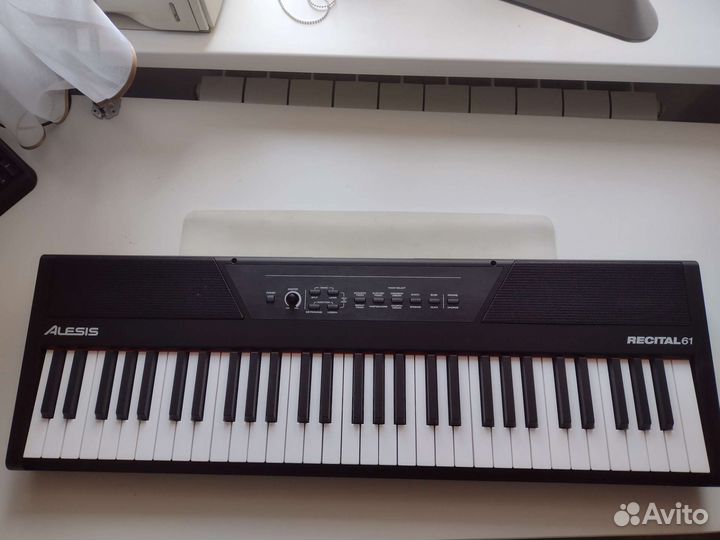 Цифровое пианино Alesis Recital 61