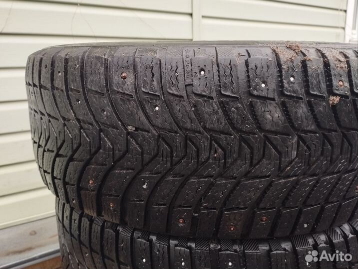 Michelin X-Ice North 3 215/55 R16