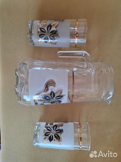 Кувшин и 5 бокалов