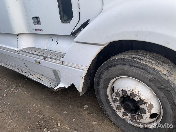 Freightliner Columbia с полуприцепом, 2003