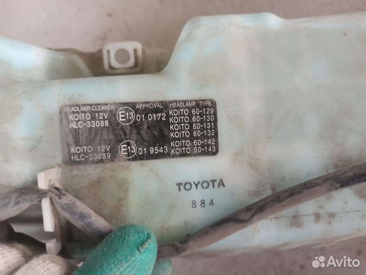 Омывательный бачок Toyota Land Cruiser 200