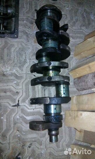 Коленвал маз ямз 236.Не турбированный 2 р по кругу