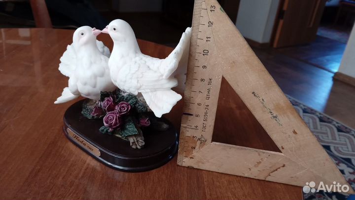 Сувенир- пара голубей