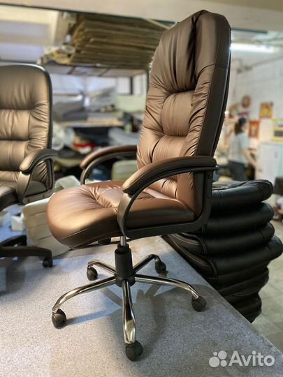 Офисное кресло