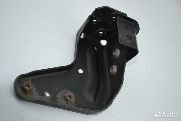 Кронштейн подножки, правый mercedes-benz Actros MP