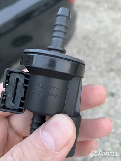 Клапан вентиляции топливного бака (абсорбера) VW