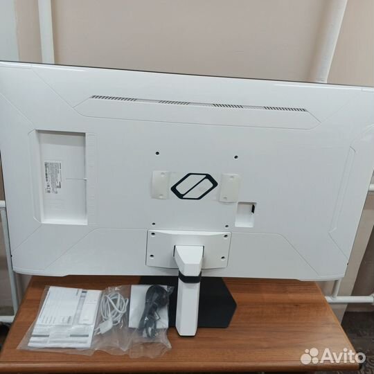 Монитор Samsung odyssey g7 ls43cg700nixci