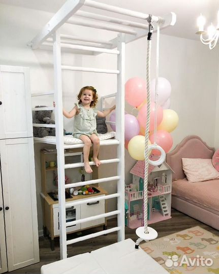 Шведская стенка с балконом