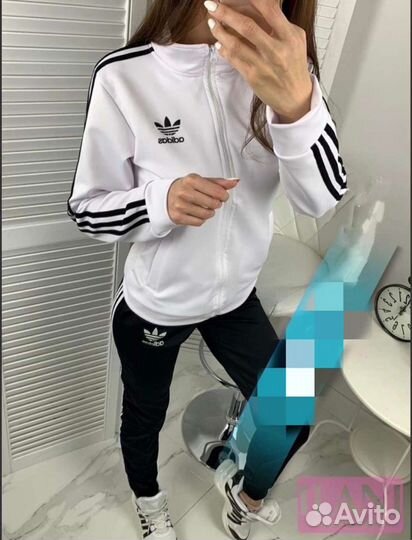 Костюм спортивный