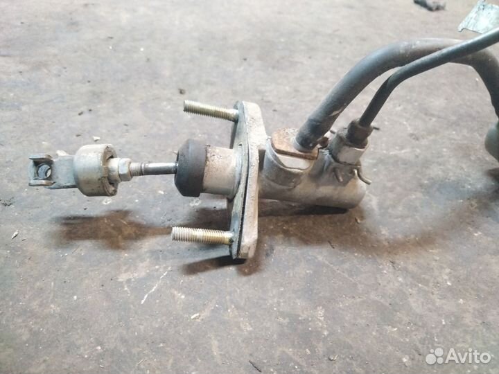 Главный цилиндр сцепления Honda Accord CH6 F18B2