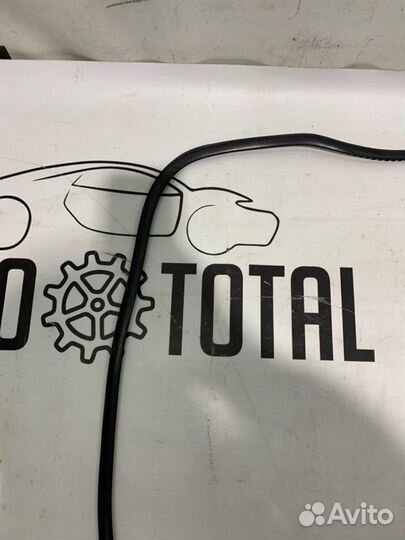 Молдинг лобового стекла Kia Sportage SL G4KD 2011