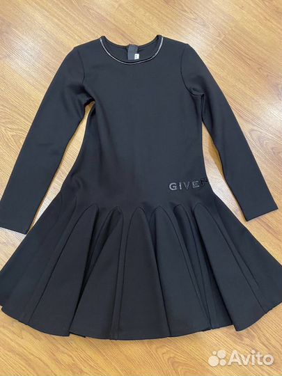 Givenchy платье на девочку