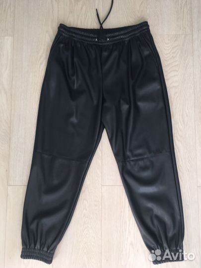 Брюки женские из экокожи, размер М