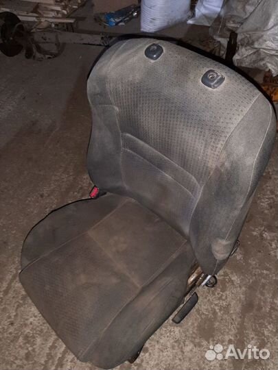 Сидушки передние тойота королла 120