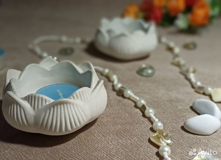 Подсвечник лотос белый