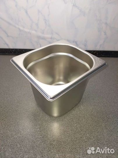 Гастроемкость с крышкой GN 1/4 и GN 1/6