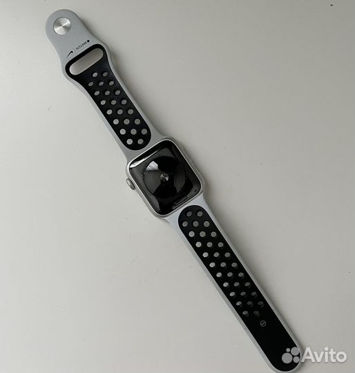 Часы apple watch se 40 mm nike