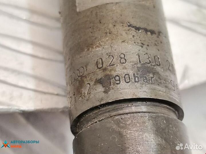 Форсунка Volkswagen Passat B5 1999 028130201S