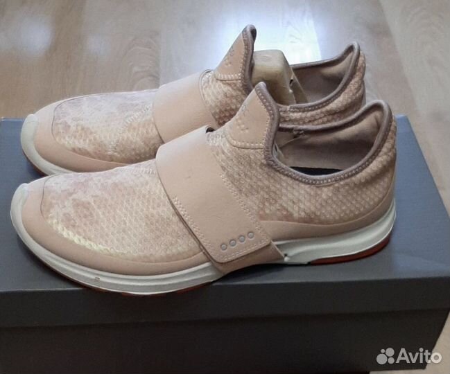 Кроссовки ecco biom 39
