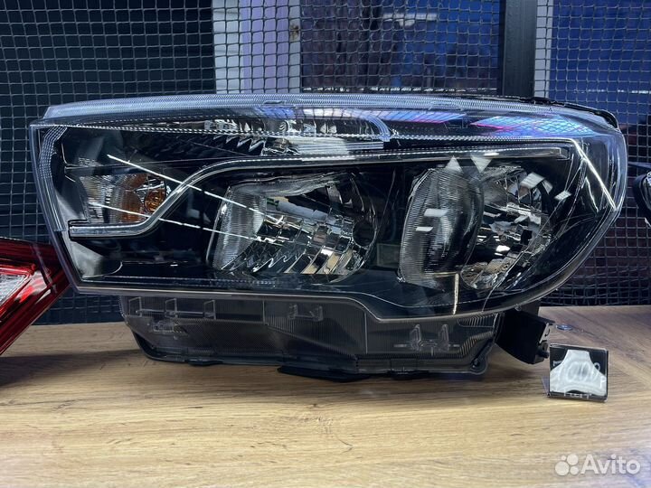 Фара LADA Vesta