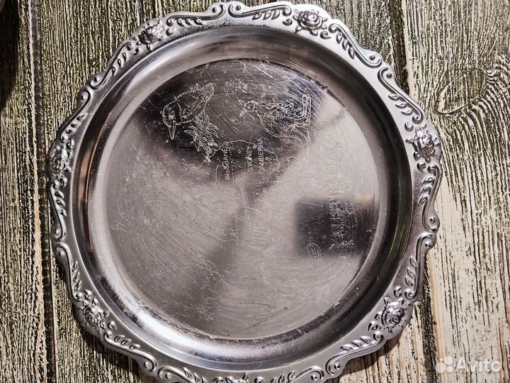 Поднос металлический круглый
