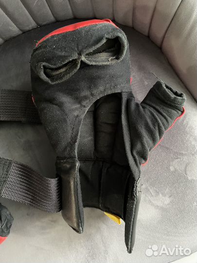 Перчатки для рукопашного боя